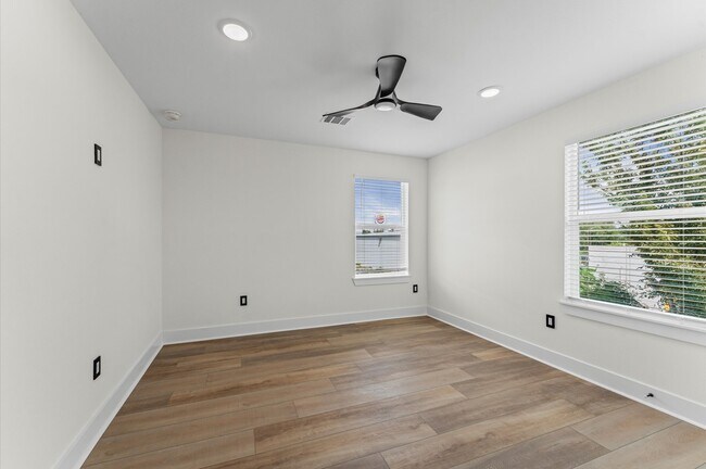 Building Photo - 8605 Amadwe St