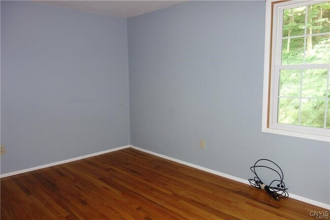 Building Photo - 4600 Brookhill Dr S