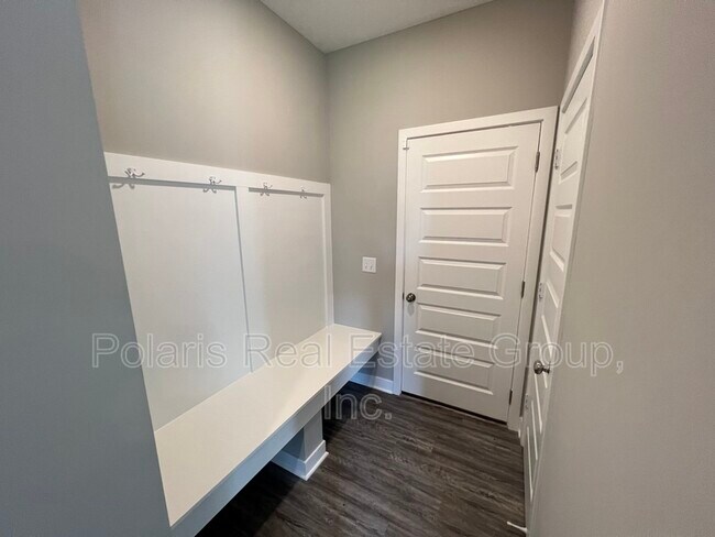 Building Photo - 3085 Gibbert Ln