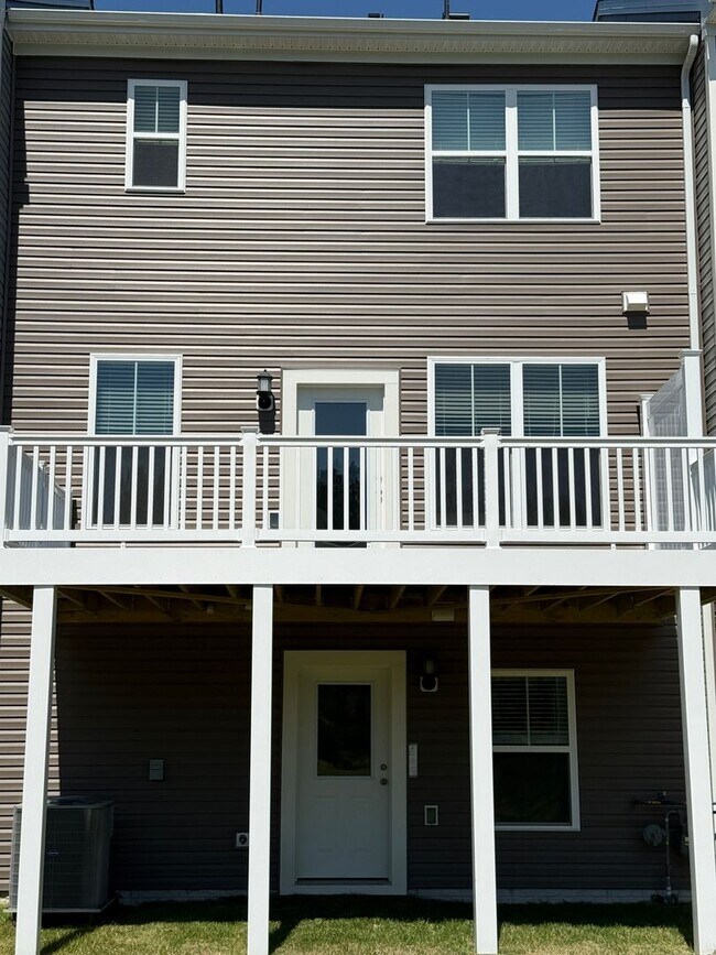 Building Photo - New Townhome Near Route 50 & Downtown Cambridge- RENT SPECIAL Free 2nd Months Rent