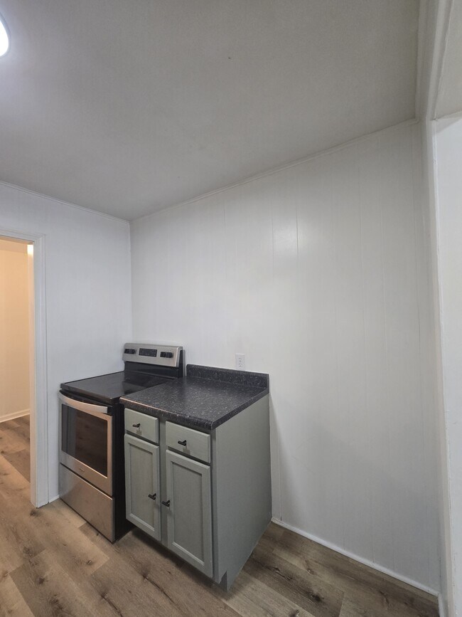 Building Photo - 1334 N Estelle St