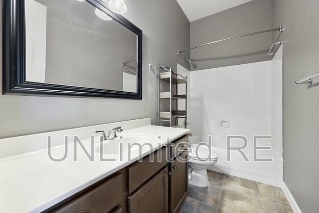 Building Photo - 4795 Edgemont Rd