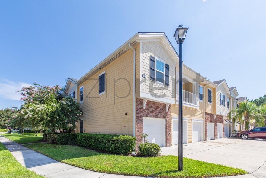 Building Photo - Unit 112