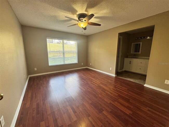 Building Photo - 918 Cork Oak Ln
