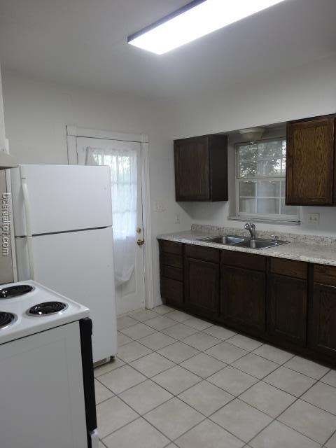 Building Photo - 402 Ayrshire St