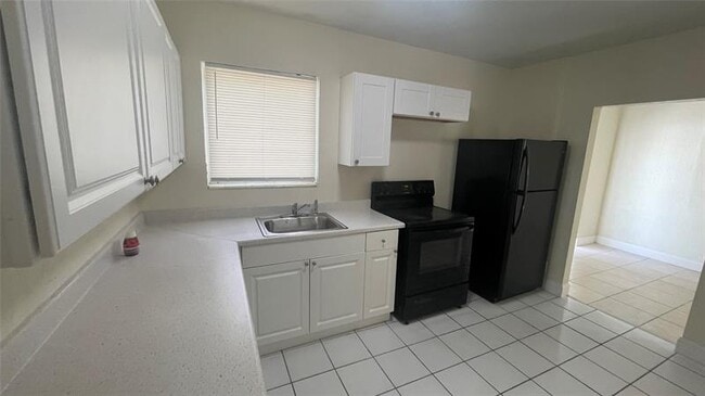 Building Photo - 1519 NW 12th Ct