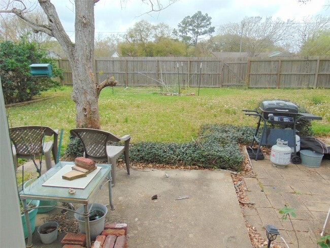 Building Photo - 1809 Edinburg Ave