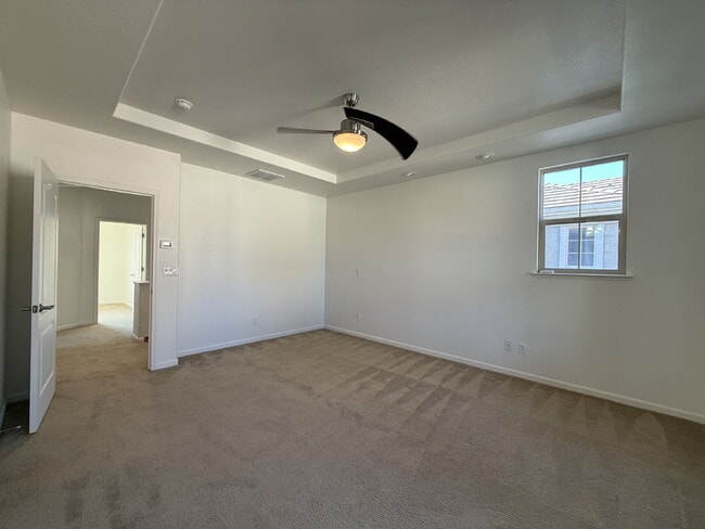 Building Photo - 3 Bedroom 3 Bath Beauty in West Sacramento!