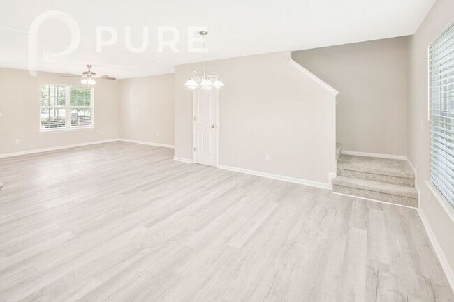 Building Photo - 4645 Esmeralda Drive