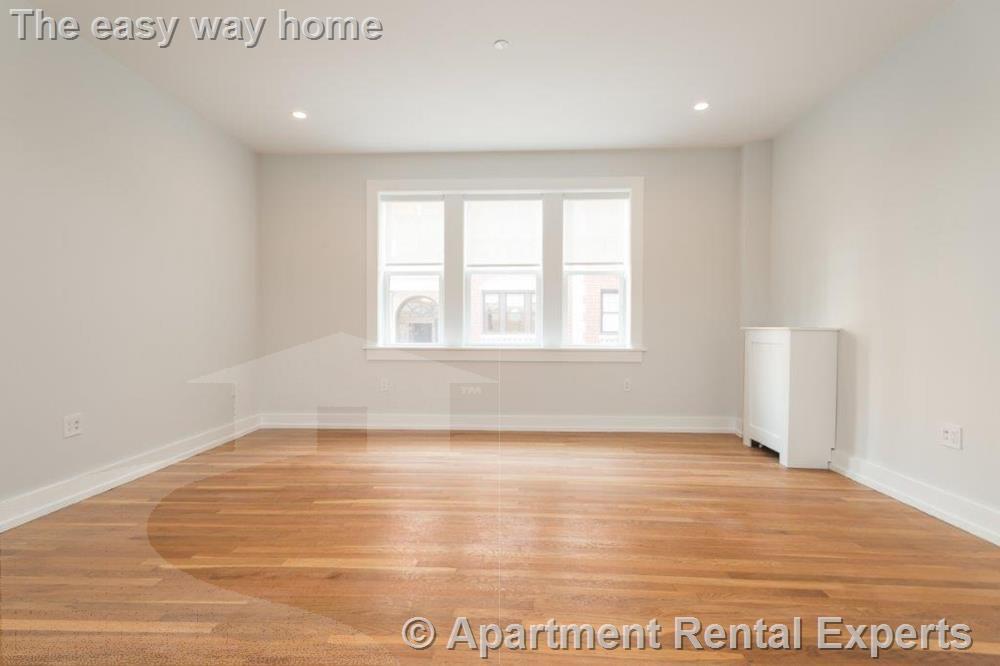 Building Photo - 16 Forest St