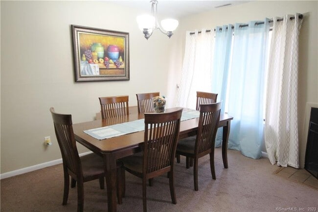 Building Photo - 14 Newtown Rd