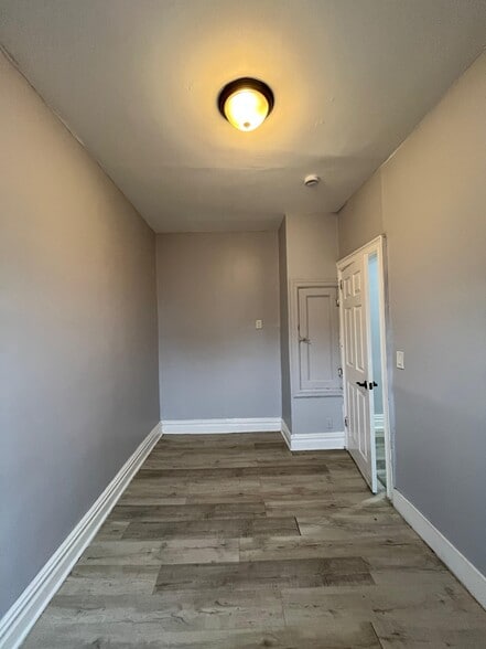 Building Photo - 316 Summit Ave