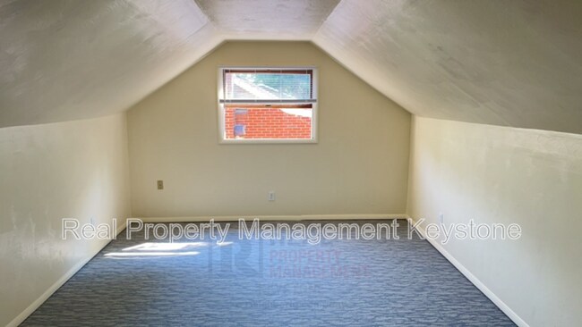 Building Photo - 305 Greenlee Rd