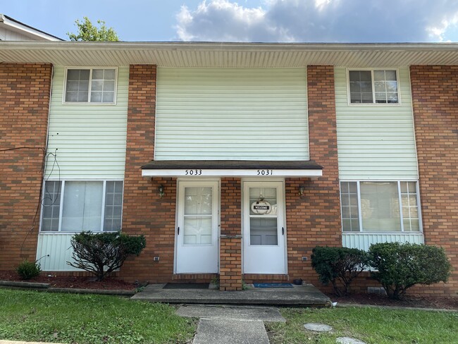 Primary Photo - 5033 W Pea Ridge Rd