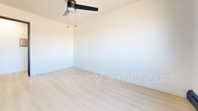 Building Photo - 215 E Arbor Ave