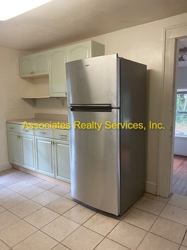 Building Photo - MOVE IN SPECIAL!!! 3 Bed/2 Bath Home in NW...