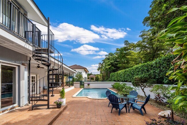 Building Photo - 10645 SW 89th Ct