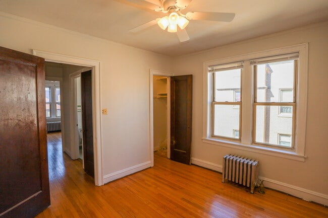 Building Photo - 7443 N Claremont Ave