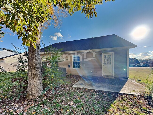 Building Photo - 626 Mable Dr