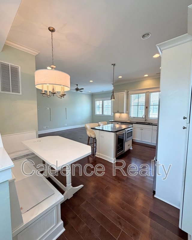 Building Photo - 1712 Tearthumb Ct