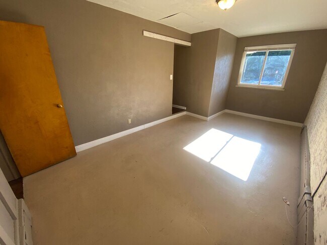 Building Photo - Prime Location, Great Lifestyle!
