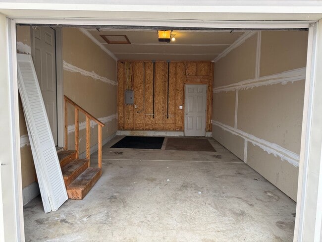 Building Photo - County Farm - 4180/4182