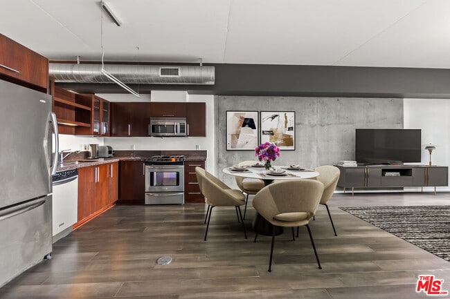 Building Photo - 1111 S Grand Ave