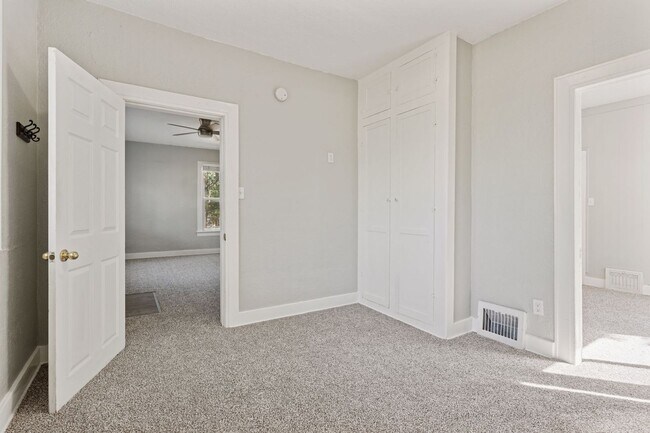 Building Photo - 3754 S Delaware St