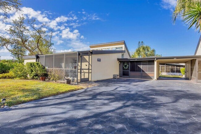Building Photo - 680 White Pine Tree Rd