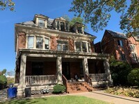 Building Photo - 4821 Centre Ave