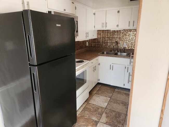 Building Photo - 5000 Bowser Ave