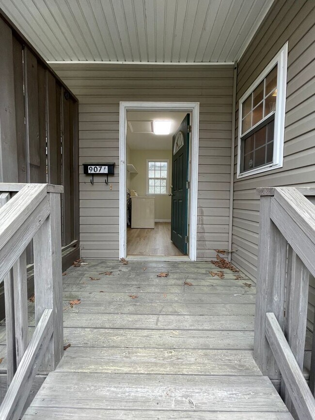 Building Photo - Incredible, newly renovated 3 br 3.5 ba Ca...