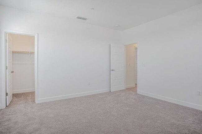 Building Photo - 2064 Baker Ct