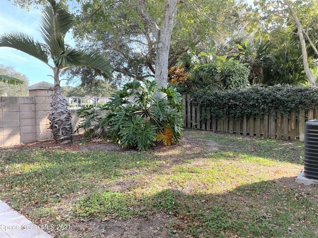 Building Photo - 7016 Hammock Trace Dr