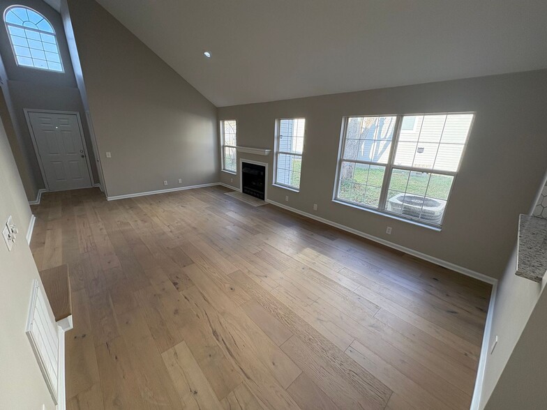 Building Photo - 5504 Knollcrest