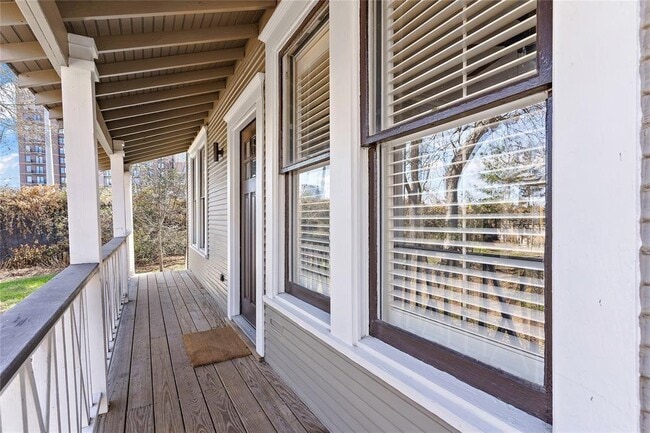 Building Photo - 809 Woodrow St