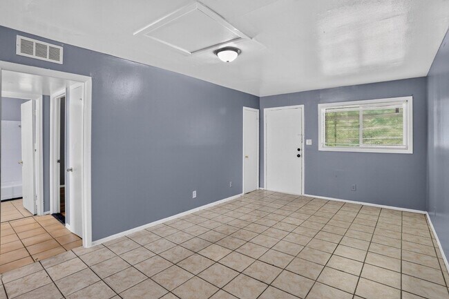 Building Photo - 609 Allen Dr