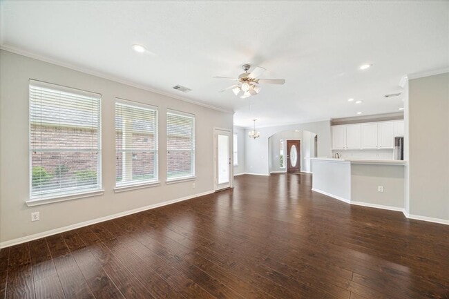 Building Photo - 1315 Varese Dr