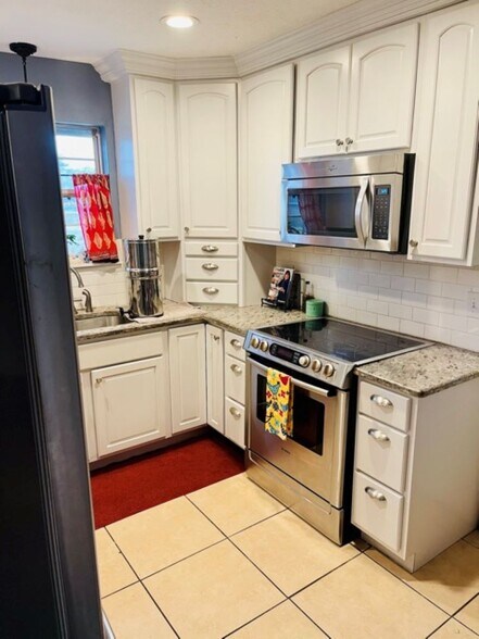 Building Photo - 102 Riverbend Dr