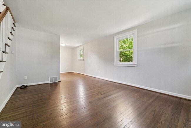 Building Photo - 2111 Delmar Dr