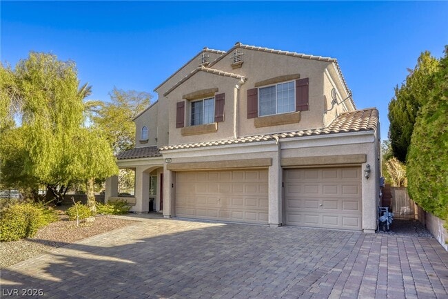 Building Photo - 756 Ezzat St