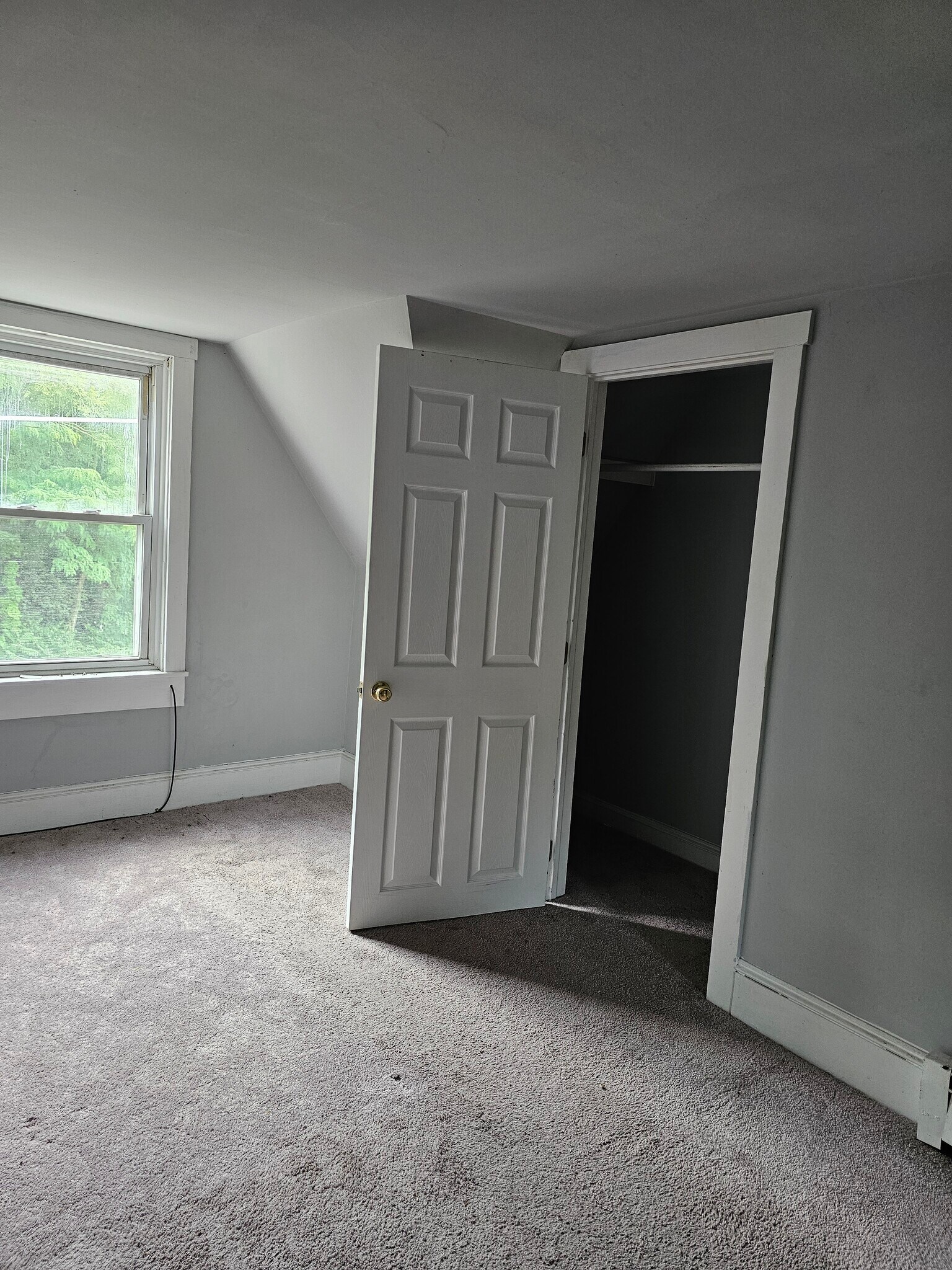 Building Photo - 145 Spring Valley Rd