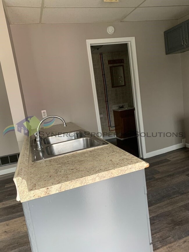 Building Photo - Madison Rental