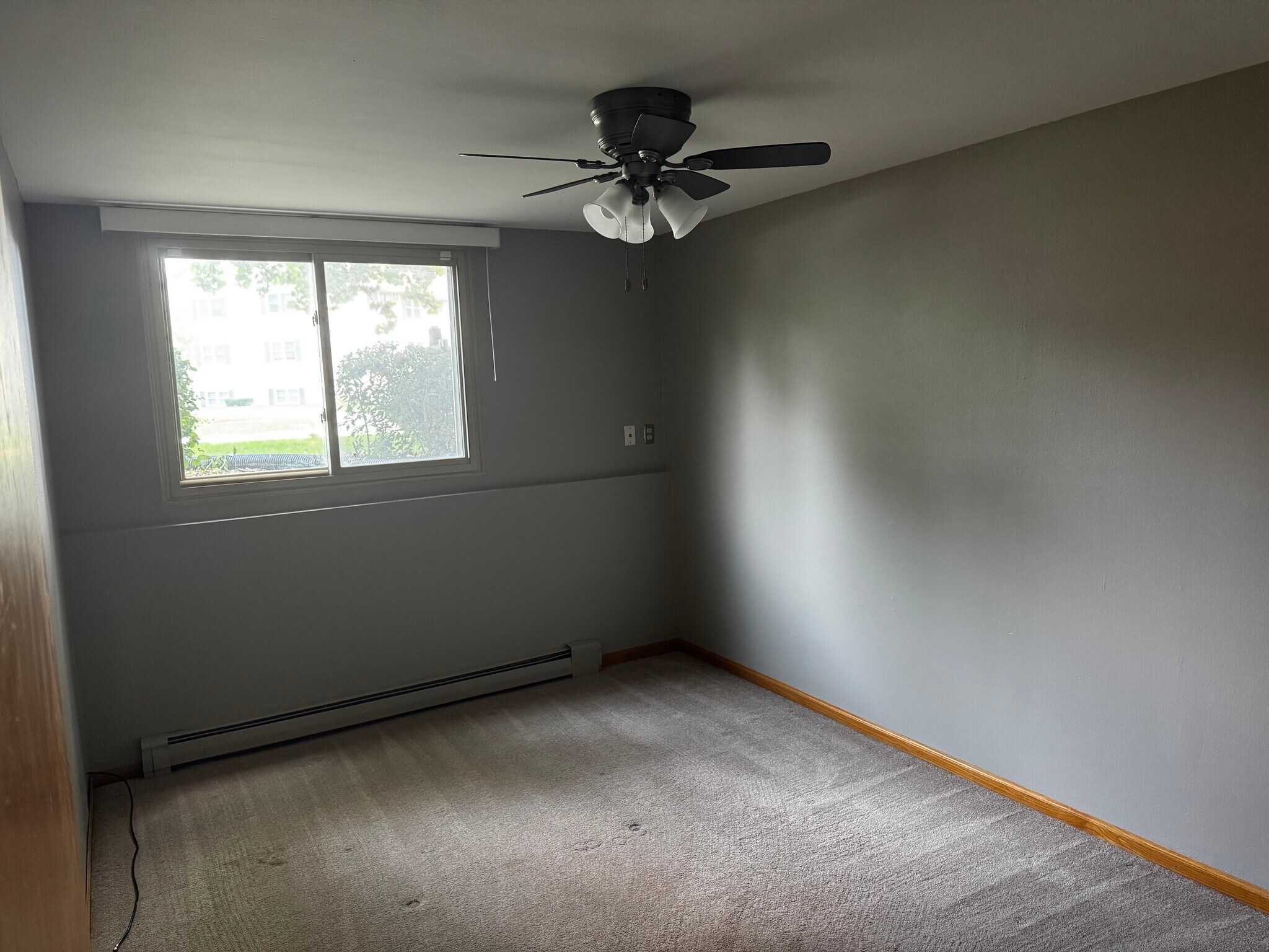 Building Photo - 125 Twin Oaks Dr