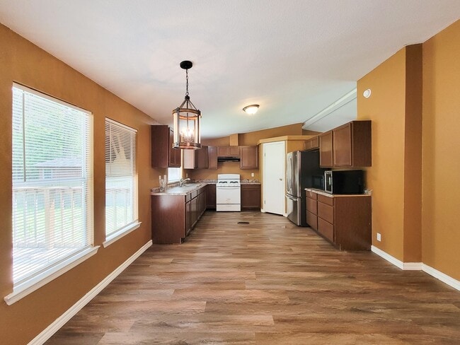 Building Photo - 20284 Forest Woods Ln