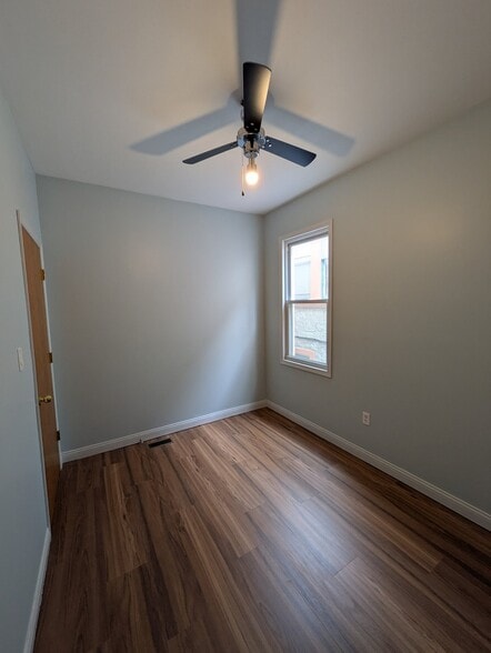 Building Photo - 1934 W 21st Pl