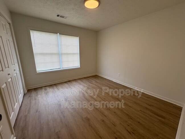 Building Photo - 2303 Nail Ct