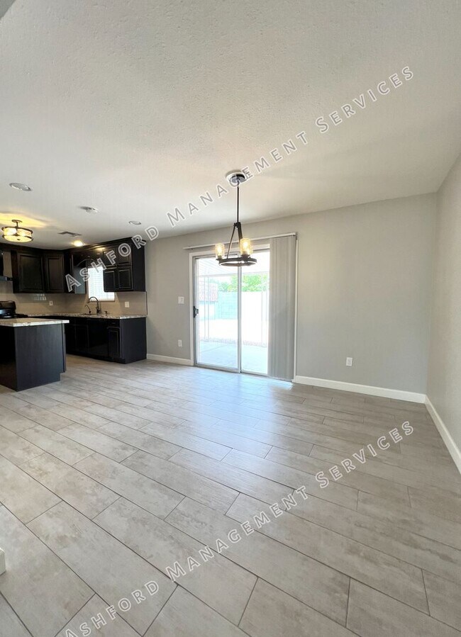 Building Photo - REMODELED 3 BEDROOM 2 BATH GEM WITH DETACH...