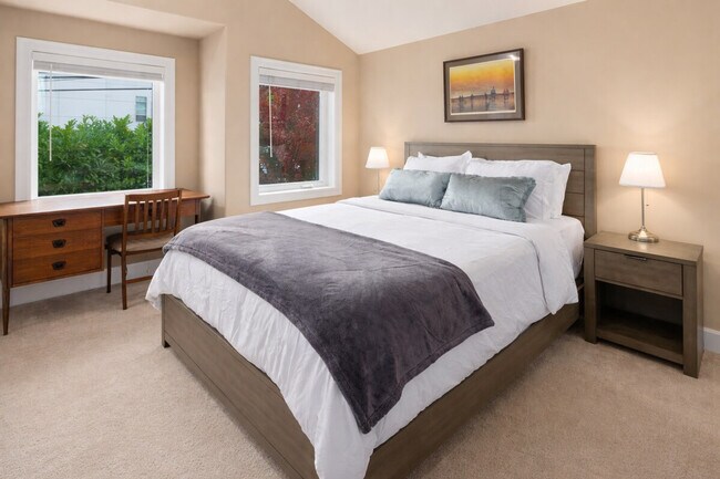 Building Photo - 2717 E Yesler Wy