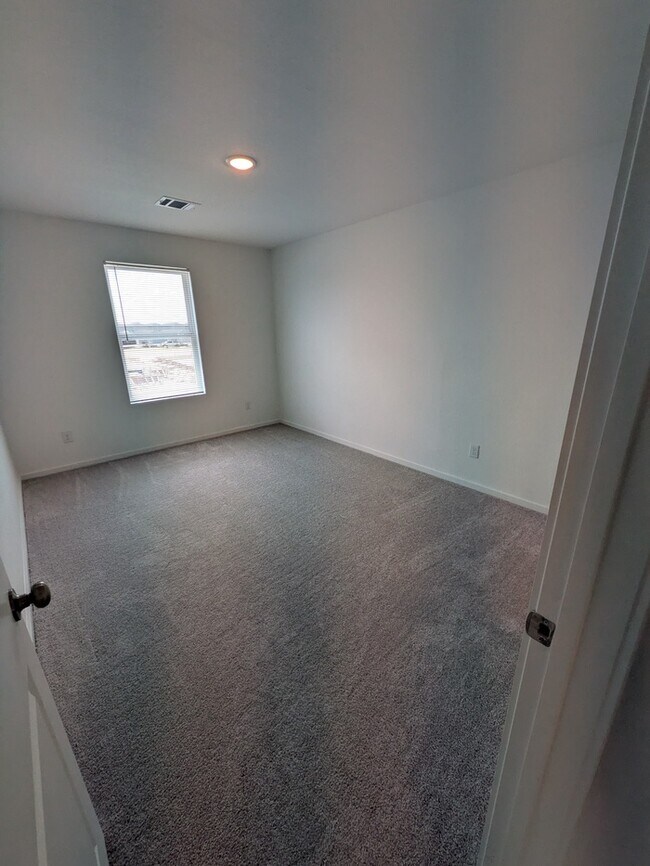 Building Photo - 8535 Willow Bend